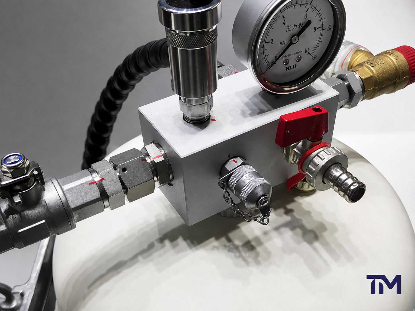 Hydraulic fitting surface treatment variants